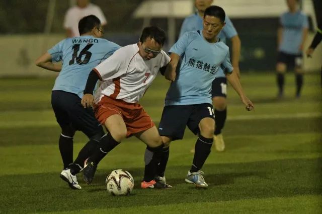 赵继伟16+9+9弗格34分 辽宁客胜新疆总分3-0